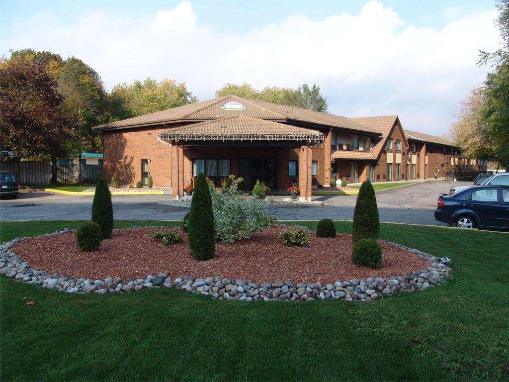 Comfort Inn East Scarborough Торонто Экстерьер фото