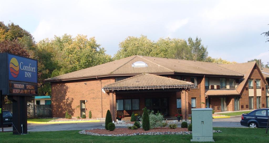 Comfort Inn East Scarborough Торонто Экстерьер фото
