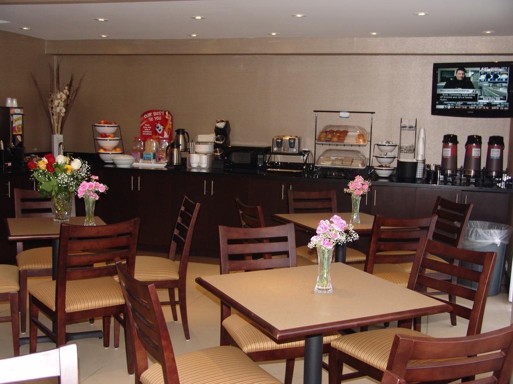 Comfort Inn East Scarborough Торонто Ресторан фото