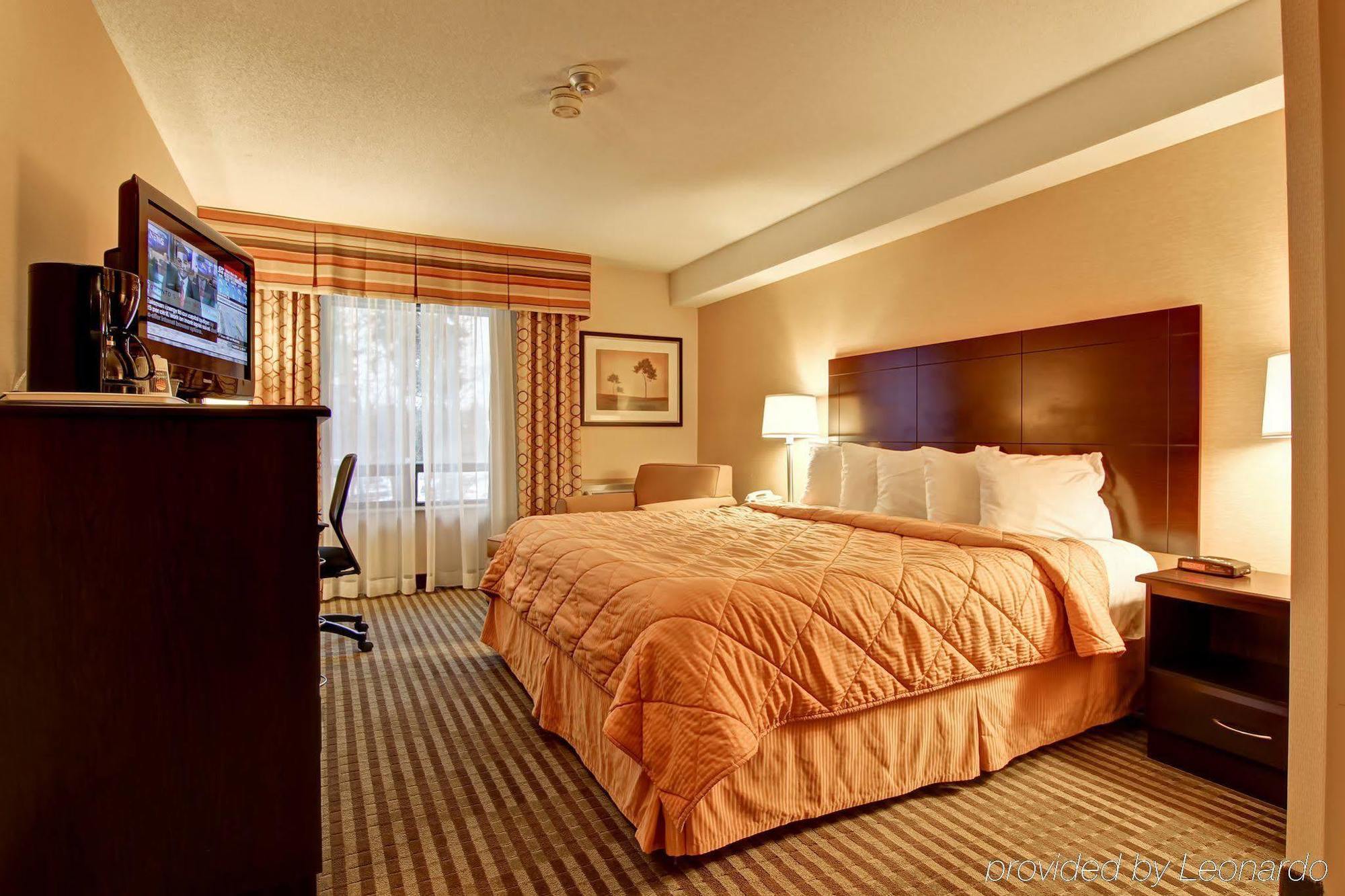 Comfort Inn East Scarborough Торонто Экстерьер фото